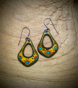Vitreous enamel on copper