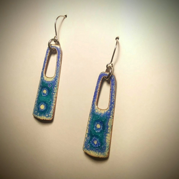 Vitreous enamel on copper