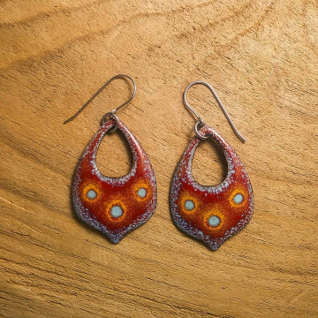 Vitreous enamel on copper